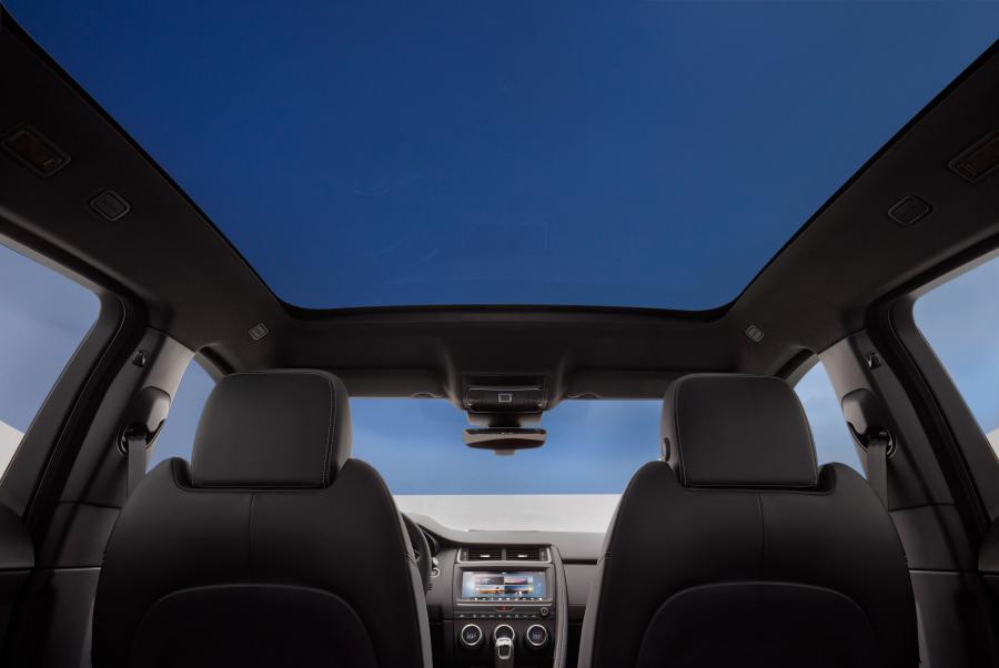 Детали интерьера Jaguar E-Pace 2017 года  (WW) (фото 66 из 67)